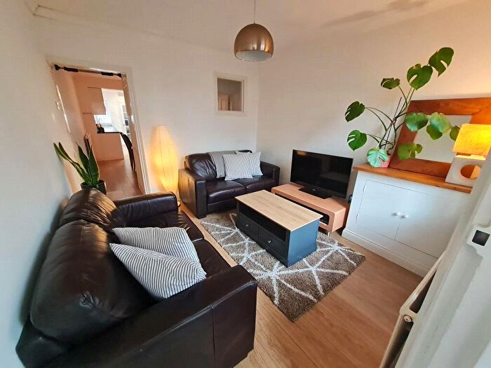 2 Bedroom End Of Terrace House For Sale In Dover Street, Maidstone, Kent, ME16