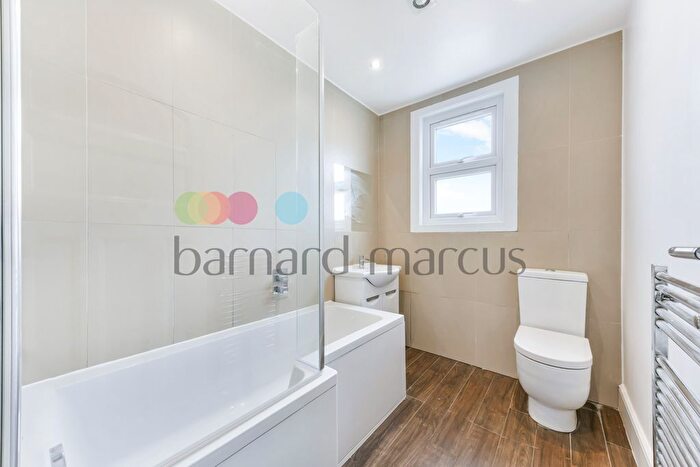 3 Bedroom Property To Rent In Dalmeny Avenue, London, SW16