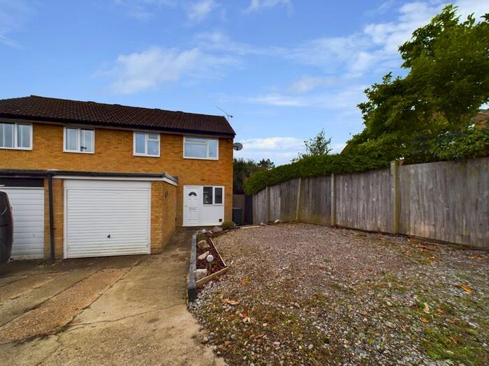 3 Bedroom Semi-Detached House To Rent In Heathfield, Crawley, RH10