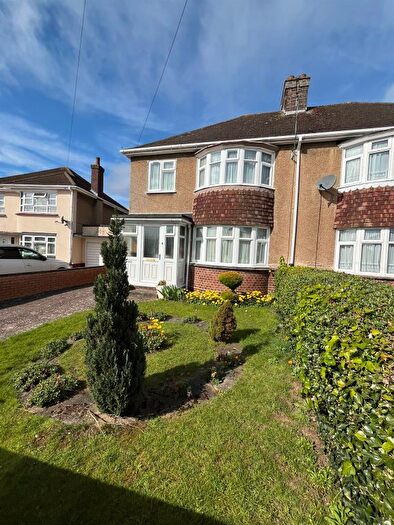3 Bedroom Semi Detached House For Sale In Honey Hill Road, Bedford, MK40