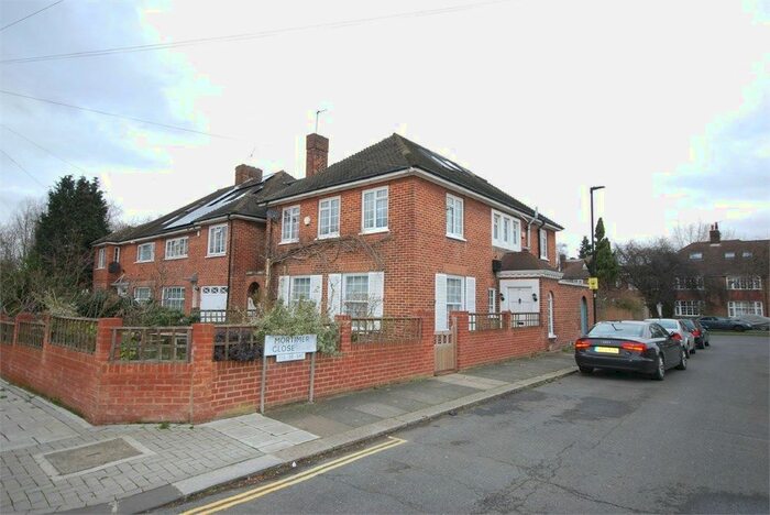 5 Bedroom Detached House To Rent In Drewstead Road, London, SW16