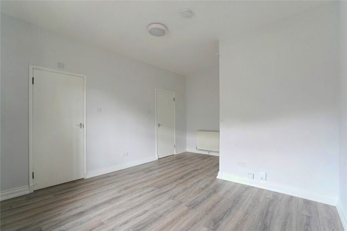 Studio To Rent In Mount View Road, London, N4