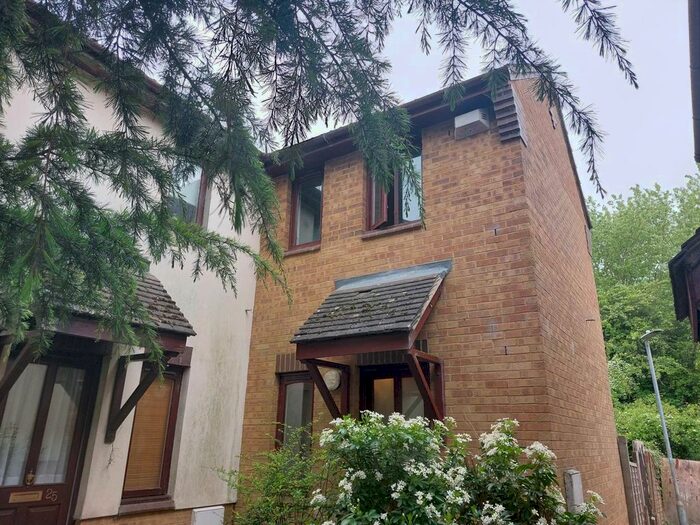 2 Bedroom Semi-Detached House To Rent In Tomsfield, Hatfield, AL10