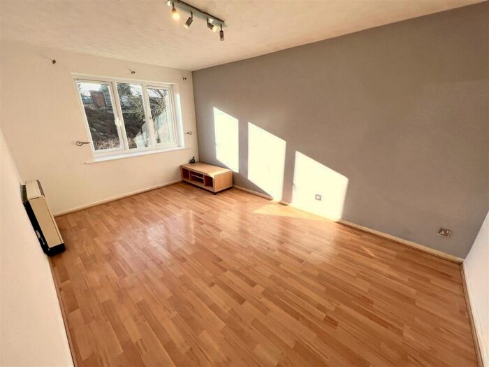 1 Bedroom Flat For Sale In Chatsworth House, Fontwell Road, Branston, DE14