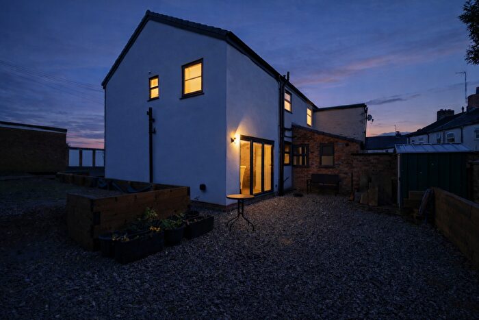 3 Bedroom End Of Terrace House For Sale In Smith Street, Macclesfield, SK11