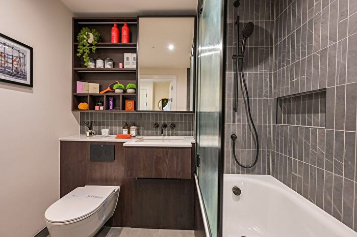 1 Bedroom Flat For Sale In Regent's View, Tower Hamlets, London, E2
