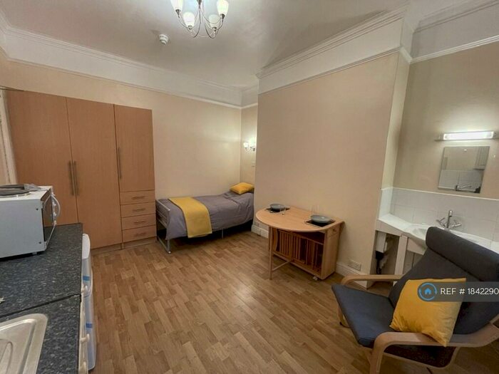 Studio To Rent In London Road, Newcastle-Under-Lyme, ST5