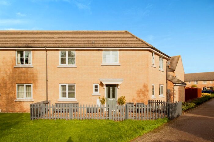 3 Bedroom Semi-Detached House For Sale In Sheepwash Way, Longstanton, Cambridge, CB24