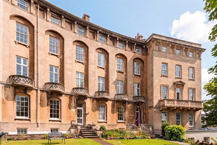 2 Bedroom Flat For Sale In Royal Crescent, Weston-Super-Mare, BS23
