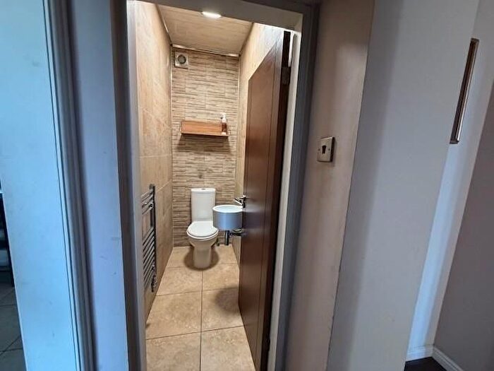 5 Bedroom Semi-Detached House For Sale In Lowther Street, Undercliffe, BD2