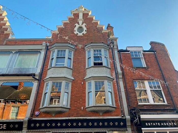 2 Bedroom Flat For Sale In Regent Street, Rugby, CV21