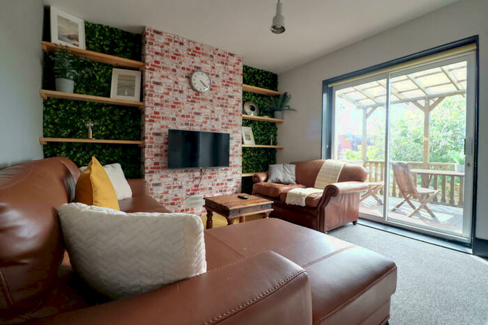 6 Bedroom Terraced House To Rent In Bevendean Crescent, Brighton, BN2