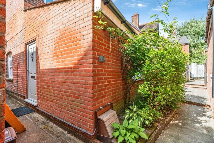 1 Bedroom Flat For Sale In High Street, Lyndhurst, Hampshire, SO43