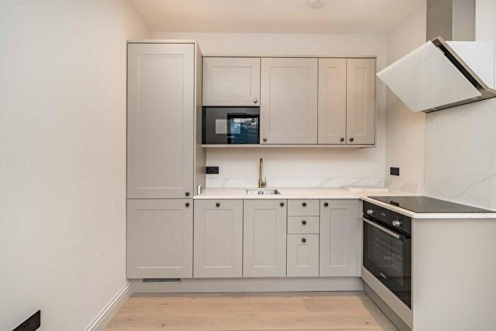 1 Bedroom Flat For Sale In Hillcrest Road, London, W3