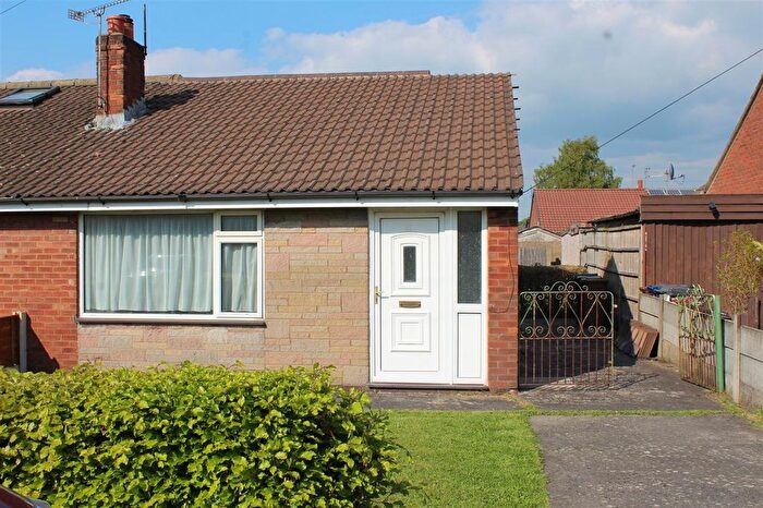 2 Bedroom Semi-Detached Bungalow For Sale In Mintholme Avenue, Hoghton, Preston, PR5