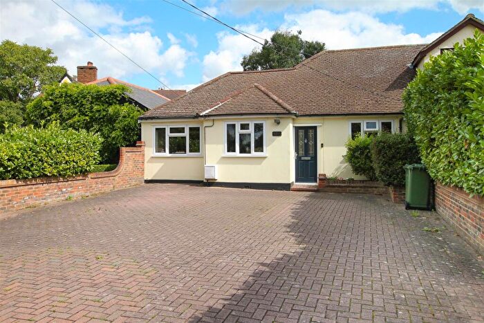 4 Bedroom Semi-Detached Bungalow For Sale In Doddinghurst Road, Doddinghurst, Brentwood, CM15
