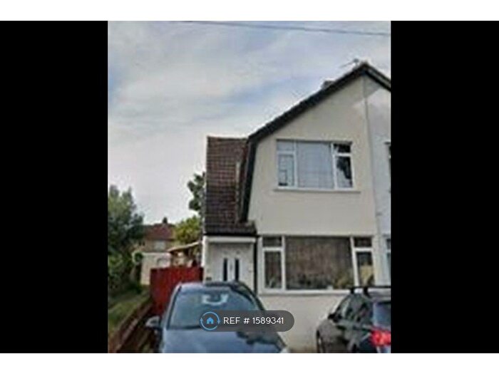 2 Bedroom Semi Detached House To Rent In The Drive, Feltham, TW14