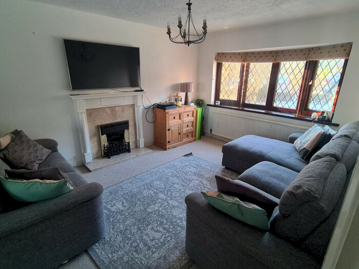 4 Bedroom Semi-Detached House To Rent In Broadlands, West Yorkshire, BD20