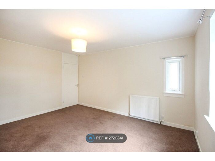 2 Bedroom Flat To Rent In Fernhill Drive, Aberdeen, AB16