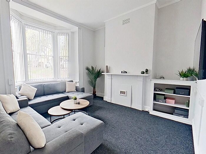 10 Bedroom Semi-Detached House To Rent In Peel Street, Nottingham, NG1