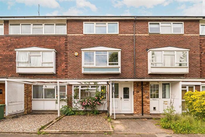 2 Bedroom Maisonette For Sale In Fairby Road, Lee, SE12