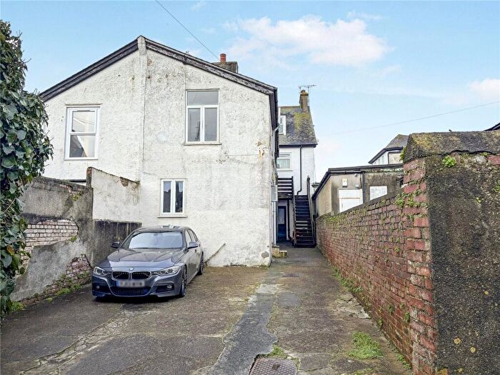 2 Bedroom Flat To Rent In Belle Vue, Bude, Cornwall, EX23