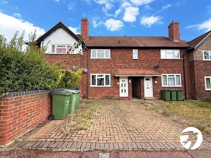 3 Bedroom Terraced House For Sale In Alwold Crescent, London, SE12