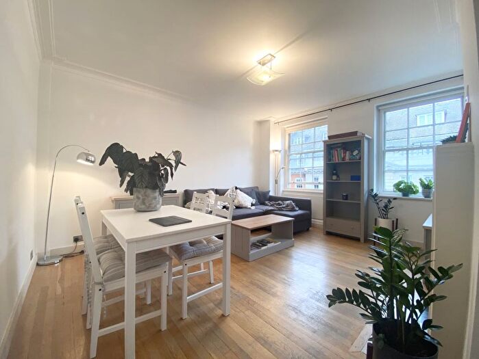 1 Bedroom Flat To Rent In Goodwood Court, Devonshire Street, London, W1W