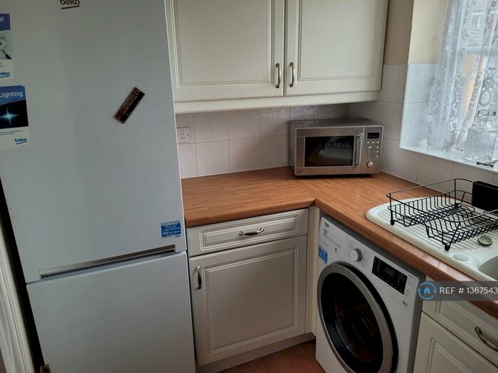 2 Bedroom Flat To Rent In Gillingham, Kent, ME7
