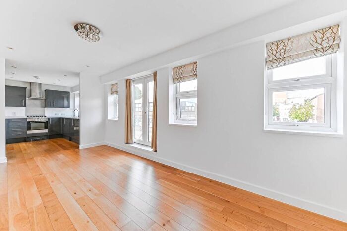 2 Bedroom Flat To Rent In Aspen Court, Sutton, , Sutton, SM1