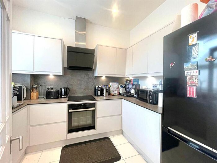 2 Bedroom House For Sale In Two Bedroom Upper Floor Flat For Sale, Vicarage Road, Tottenham, - £, Pcm, N17