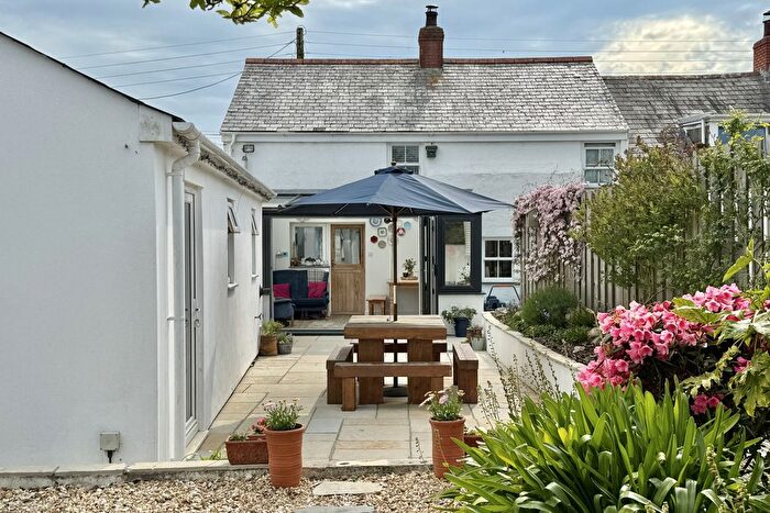 3 Bedroom Cottage For Sale In Elm Terrace, Burlawn, PL27