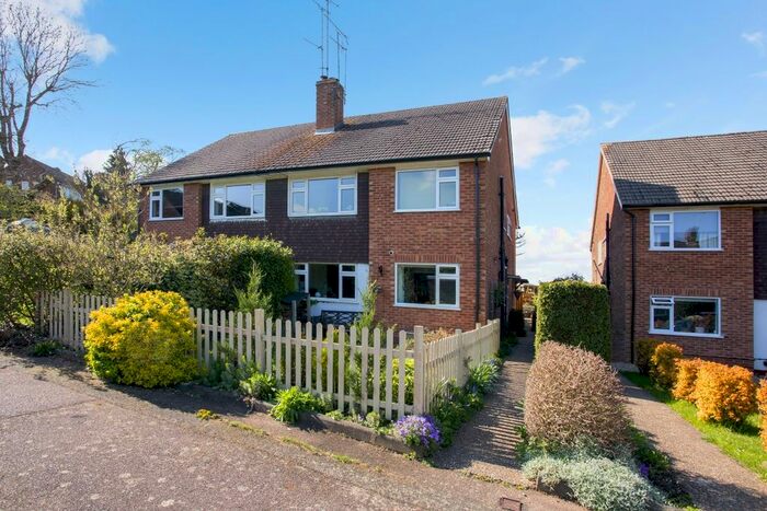 2 Bedroom Maisonette To Rent In Riverford Close, Harpenden, AL5