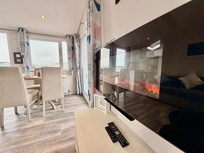 3 Bedroom Mobile/park Home For Sale In Leysdown Road, Leysdown-On-Sea, Sheerness, ME12