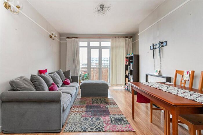 2 Bedroom Apartment For Sale In Portland Rise, London, N4