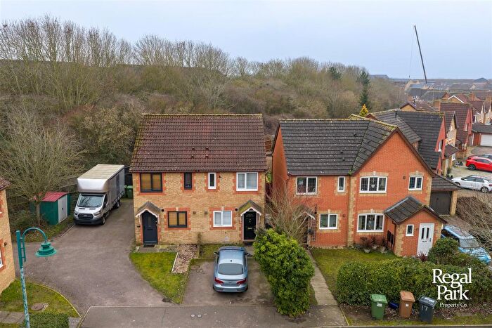 2 Bedroom Semi Detached House For Sale In Lornas Field, Hampton Hargate, Peterborough, PE7
