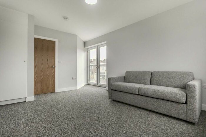 Studio To Rent In Main Street, Feltham, TW13