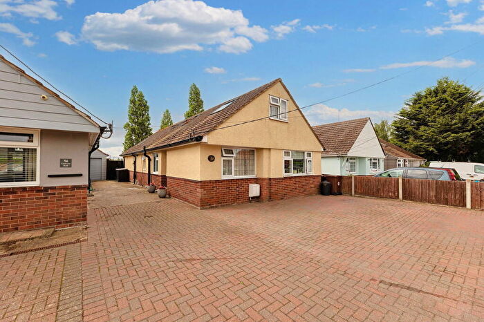 4 Bedroom Detached Bungalow For Sale In Colchester Road, Weeley, Clacton-on-sea, CO16