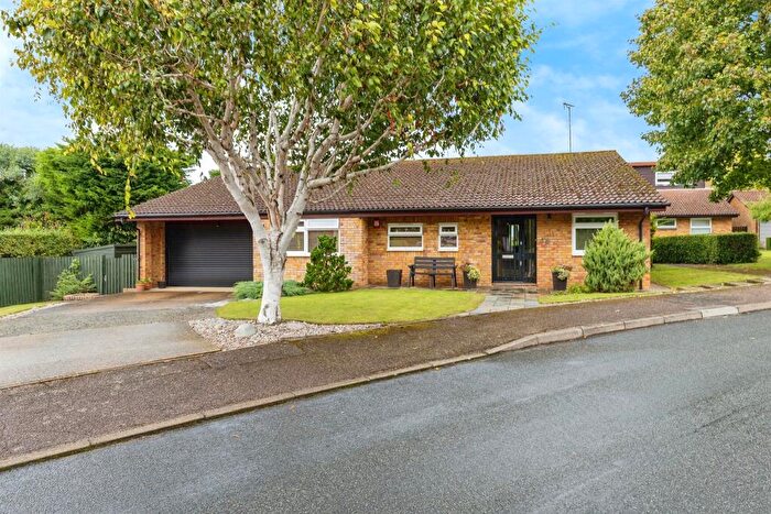 3 Bedroom Detached Bungalow For Sale In Aubreys, Letchworth Garden City, SG6