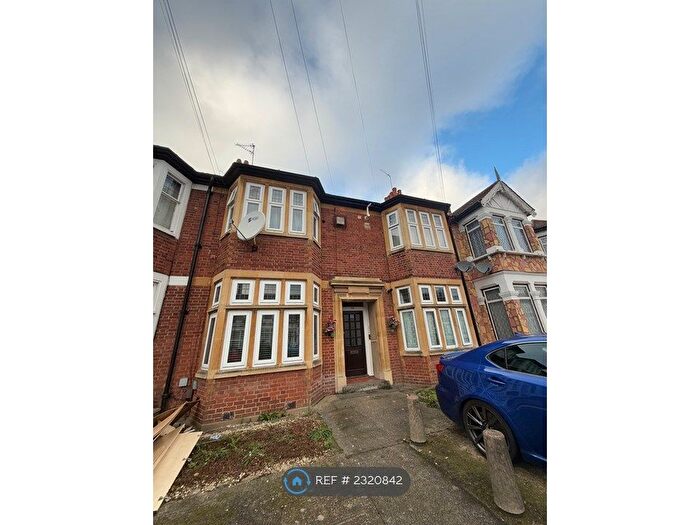1 Bedroom Flat To Rent In Kensington Gardens, Ilford, IG1