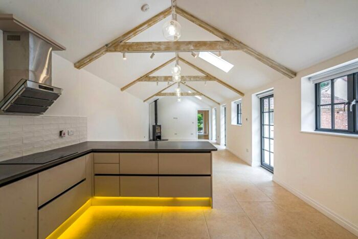 3 Bedroom Barn To Rent In Sandy Lane Bristol, BS8