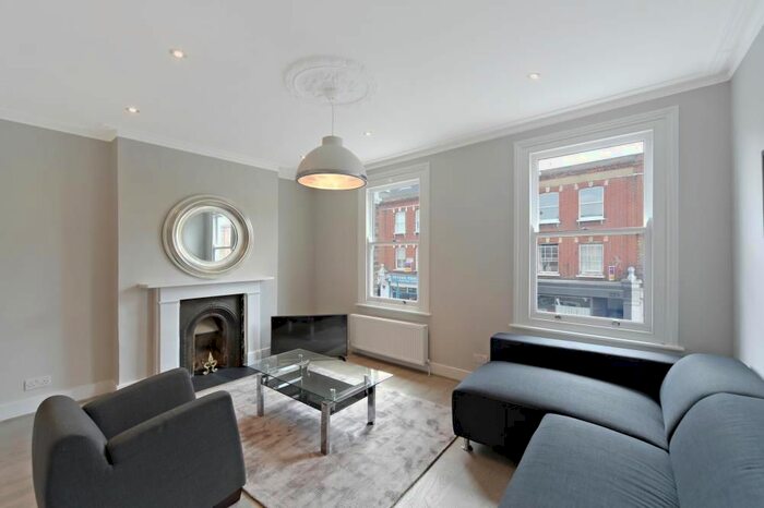 2 Bedroom Flat To Rent In Munster Road, London, SW6