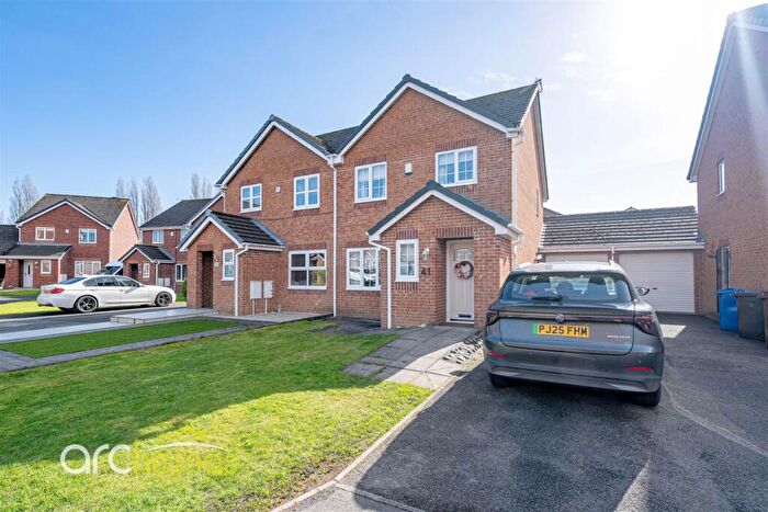 3 Bedroom Semi Detached House For Sale In Blacksmiths Fold, Atherton, Manchester, M46