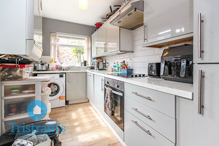 3 Bedroom End Of Terrace House To Rent In Midland Avenue, Nottingham, NG7