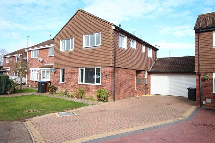 4 Bedroom Detached House To Rent In Banbury Close, West Hunsbury, NN4
