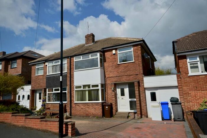 3 Bedroom Semi-Detached House To Rent In Vicarage Crescent, Grenoside, Sheffield, S35
