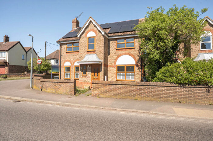 4 Bedroom Detached House For Sale In High Street, Eaton Bray, LU6