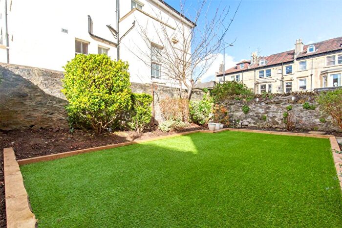 2 Bedroom Apartment For Sale In Abbotsford Road, Bristol, BS6
