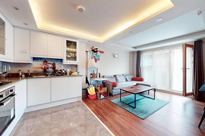 2 Bedroom Flat To Rent In Umberston Street, London, E1