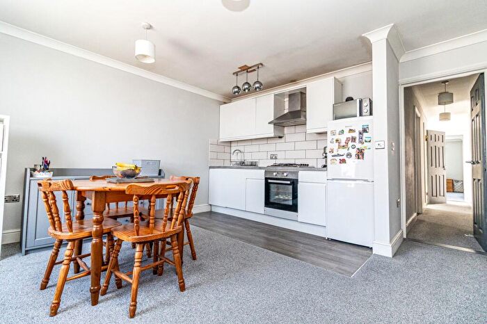 2 Bedroom Flat For Sale In Fawcett Road, Southsea, PO4